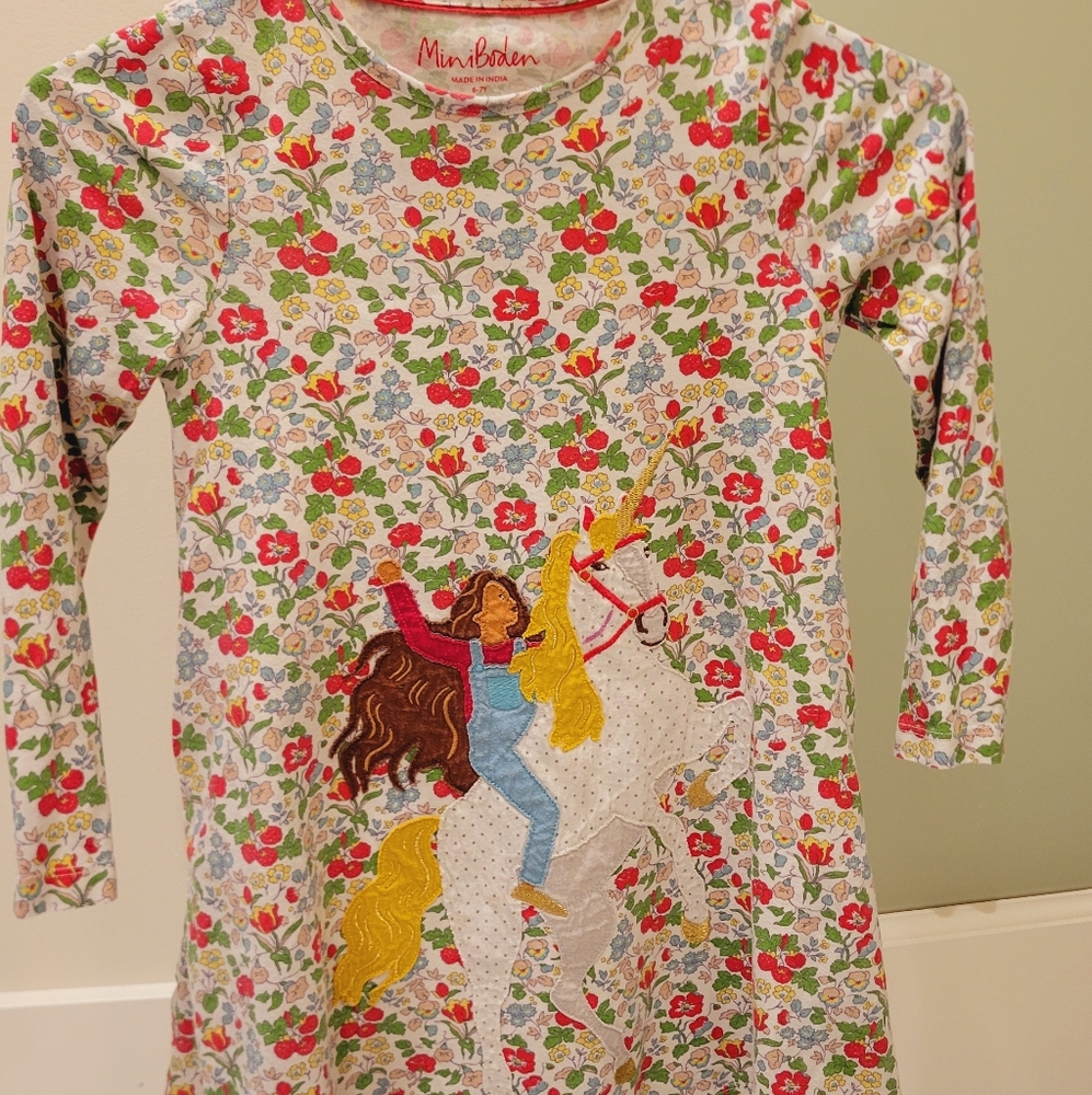 Girls Mini Boden dress size 6-7